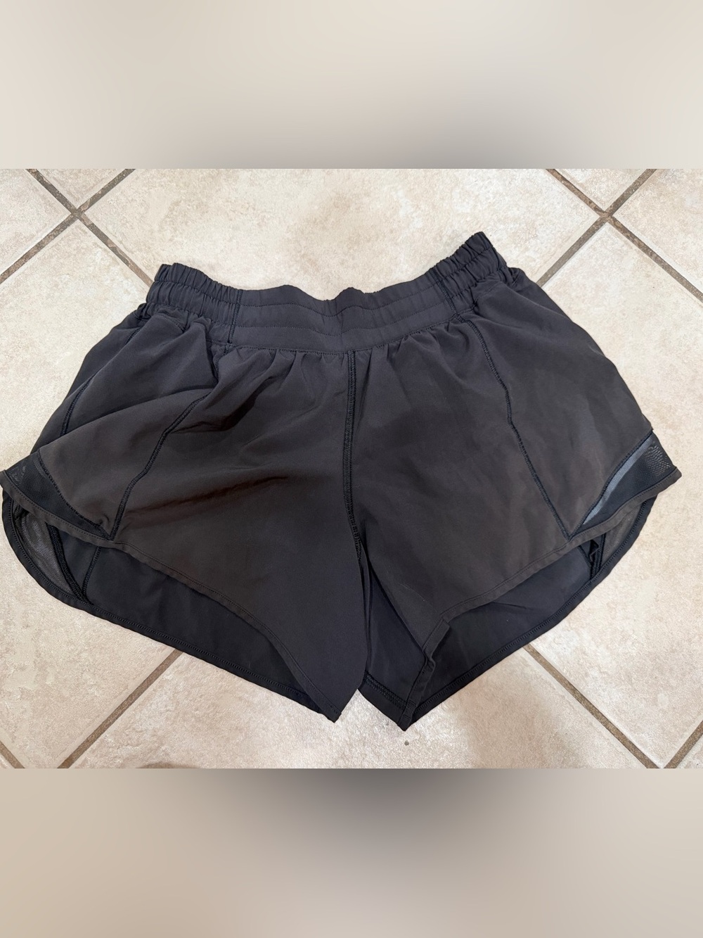 Lululemon Hotty Hot Short II 2.5”